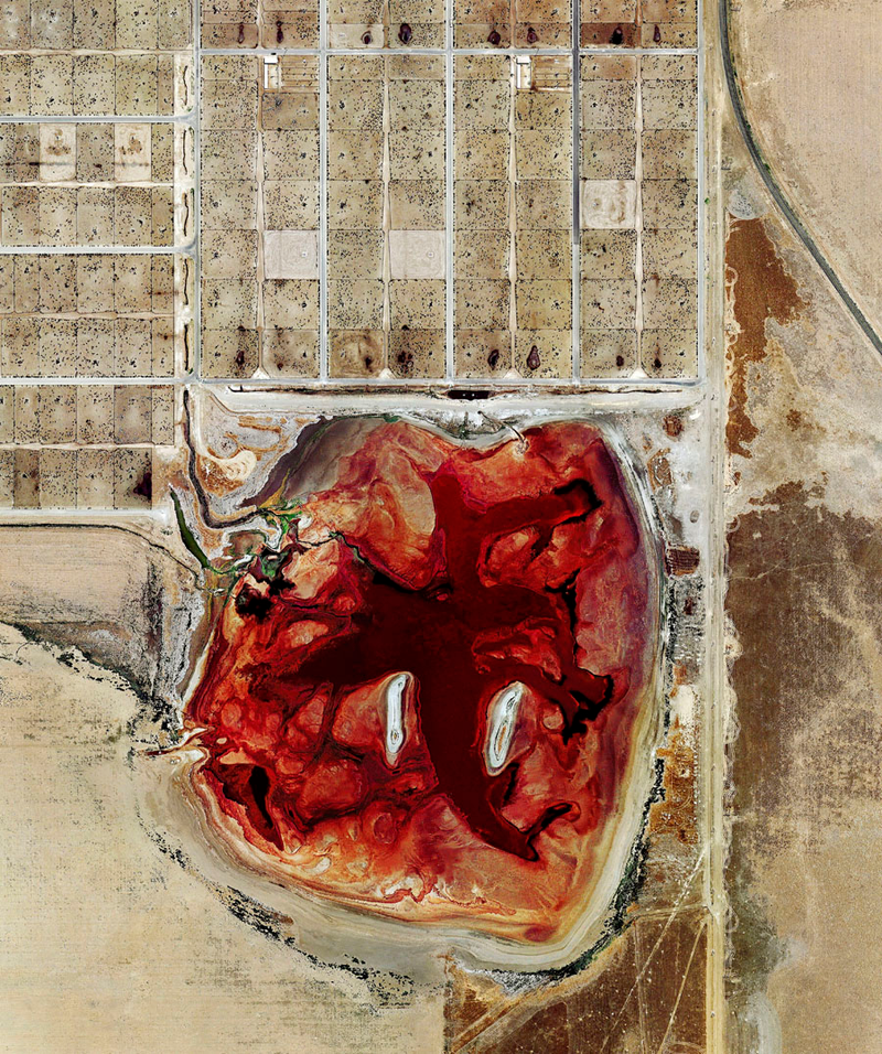 Illustration for article titled Satellite images show how factory farms alter our landscape